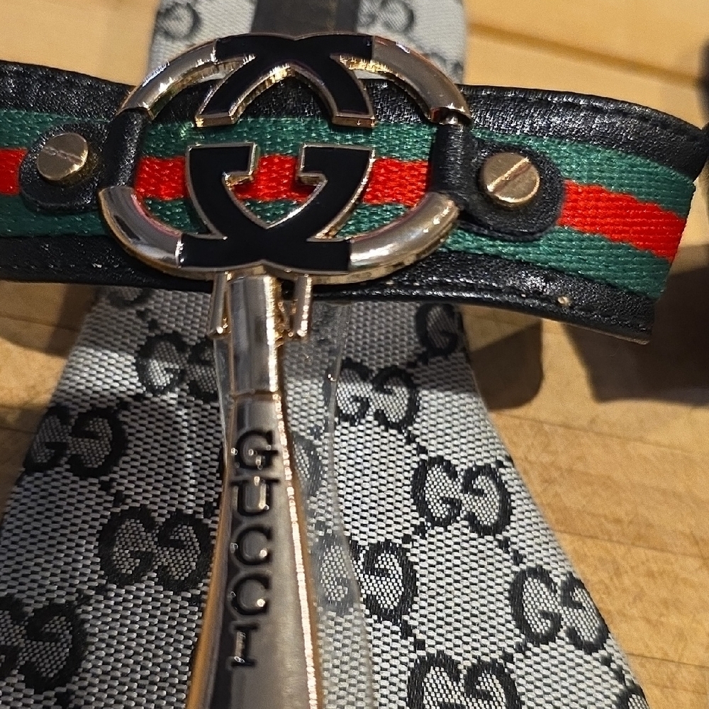 Gucci Gray Monogram Sandals with Green and Red Accents - Picture 9 of 16